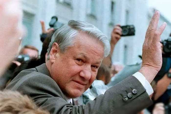 叶利钦为何要搞垮苏联，当苏联总统不香吗？久加诺夫道出真正原因