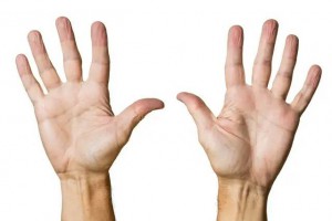人活多久看手掌就能知？医生直言：长寿的人，手...